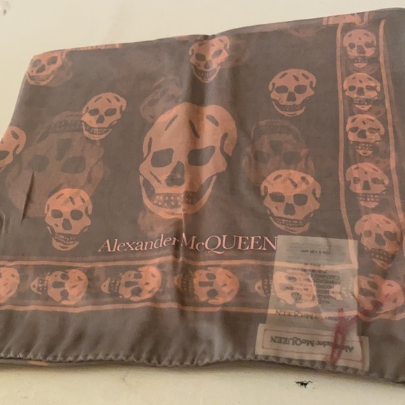 COPY - Alexander McQueen silk scarf - Picture 5 of 13